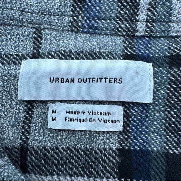 Urban Outfitters Men's Gray,‎ Navy Blue & White Plaid Button Down Shirt Size M - Picture 5 of 7